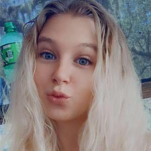 Meet your Posher, Cassie